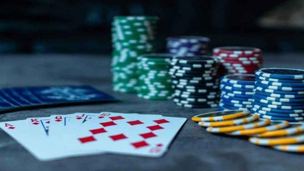 Como jogar poker online