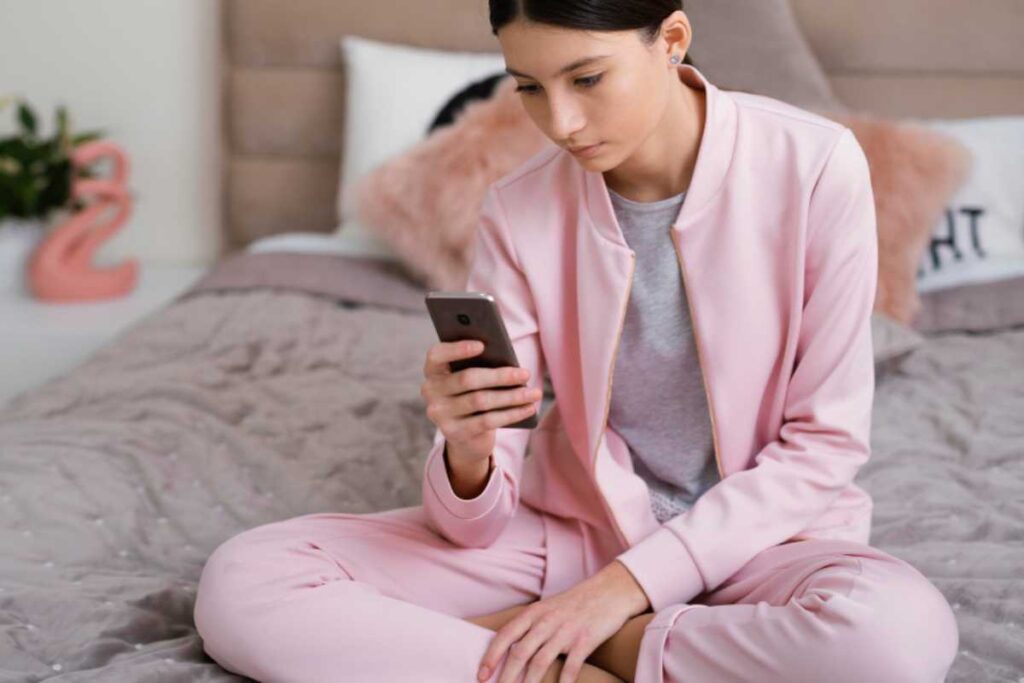 7 momentos em que usar pijama fora da cama faz todo sentido