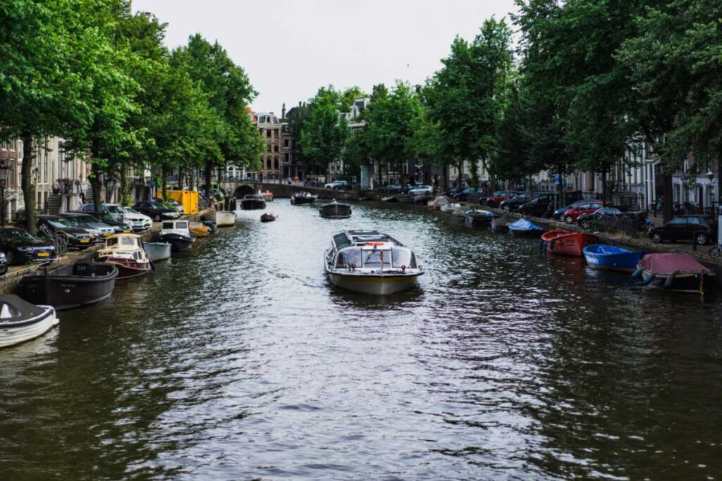 Canais de Amsterdam: como escolher o passeio de barco perfeito para o seu roteiro Canais de Amsterdam: como escolher o passeio de barco perfeito para o seu roteiro